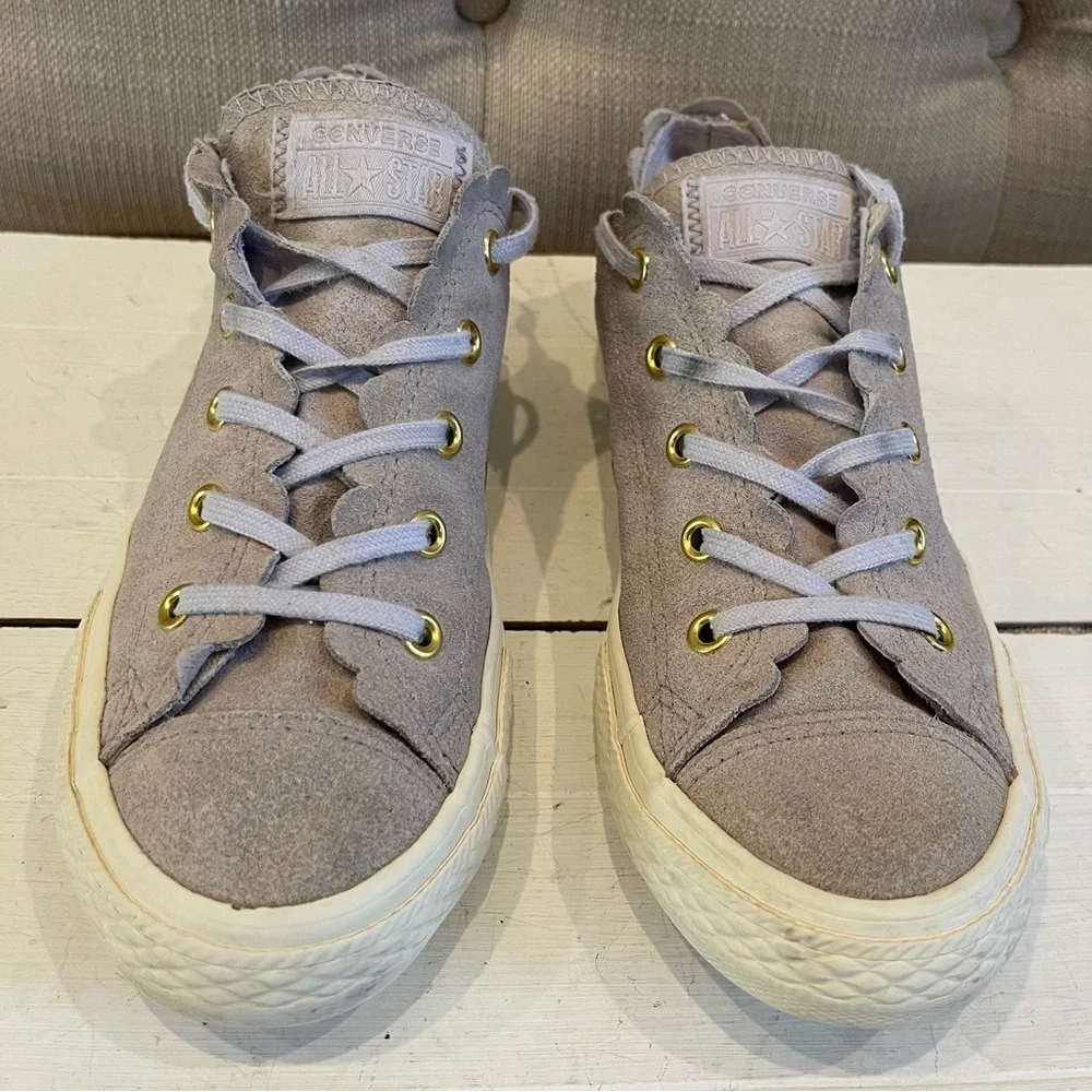 Converse Chuck Taylor All Star Ox Frilly Thrills Egret Suede 3 US Child